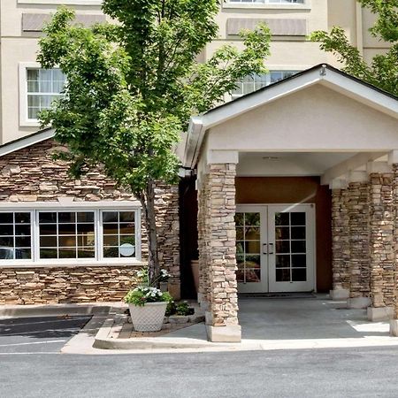 Microtel Inn & Suites By Wyndham Perimeter Center Sandy Springs Exterior foto