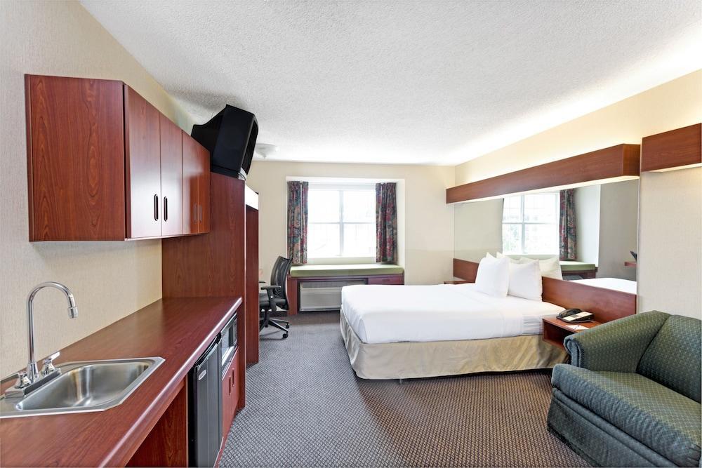 Microtel Inn & Suites By Wyndham Perimeter Center Sandy Springs Exterior foto