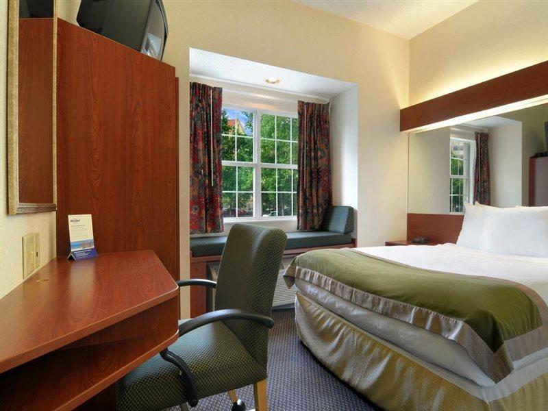 Microtel Inn & Suites By Wyndham Perimeter Center Sandy Springs Exterior foto